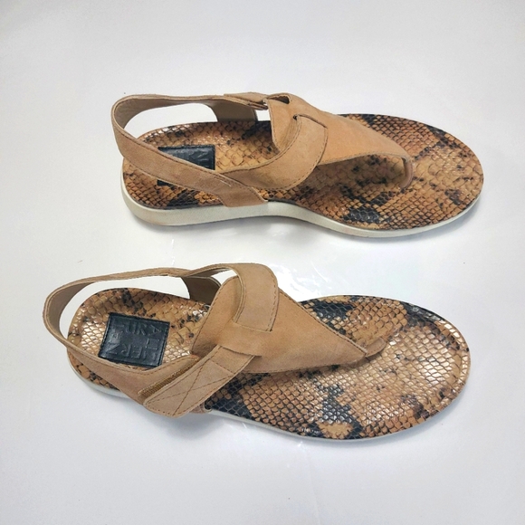 Naturalizer Lincoln Ladies Leather Sandals/Flip Flop Tan Size 9.5M - Picture 1 of 10